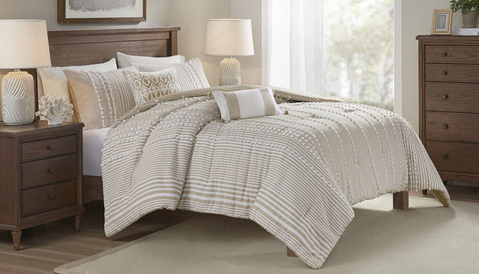 Anslee Comforter Set