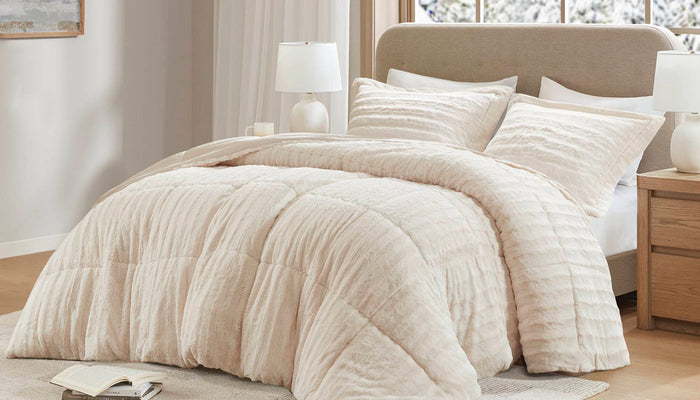 Duke Faux Fur Comforter Set