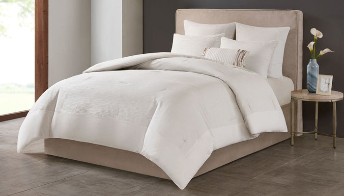 Hanae Comforter Set