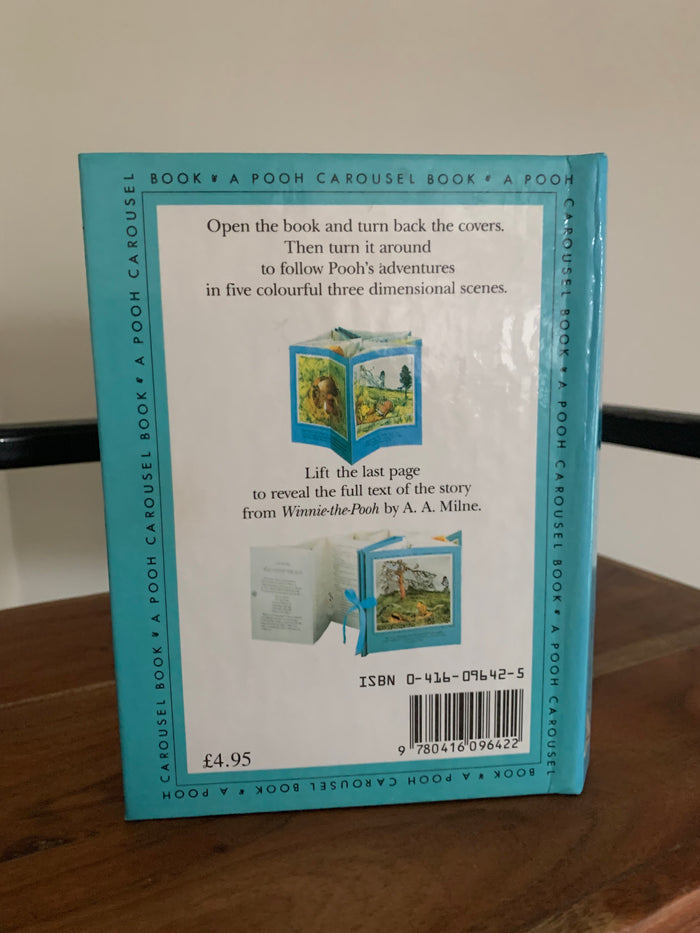 Pooh Goes Visiting - A Pooh Carousel Book