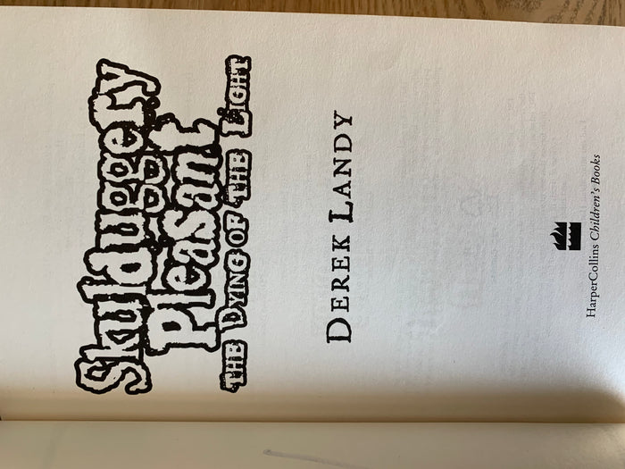 Skulduggery Pleasant - The Dying of the Light (signed limited edition)