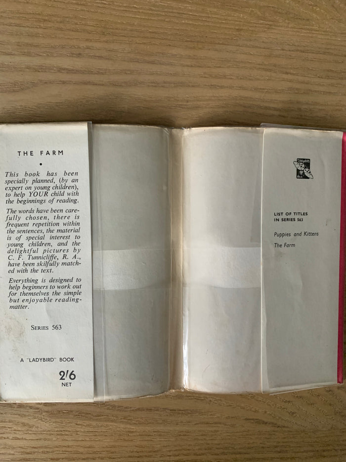The Farm - A Ladybird Learning To Read Book