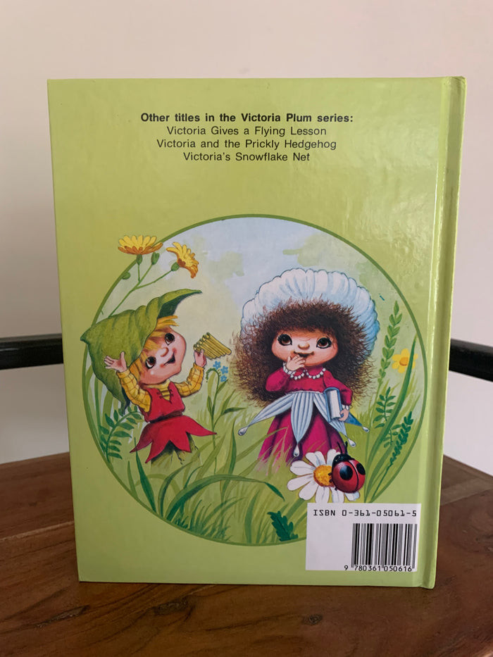 Victoria Plum - Victoria Goes Fishing