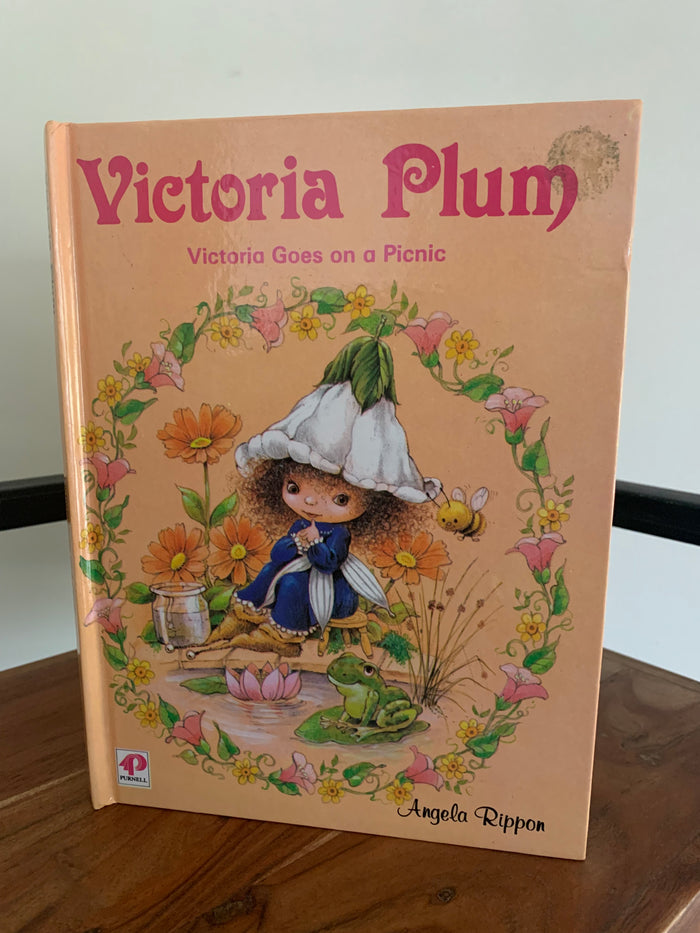 Victoria Plum - Victoria Goes on a Picnic